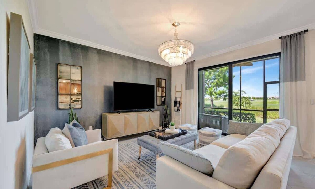 Lakewood Ranch Condo | Play Golf & Pickleball! Luxury Lakewood Townhome