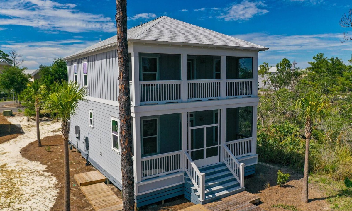 Port St. Joe House | "PLAYING IT KOI" IS A 3BD/2BA MODERN HOME W/2 COMMUNITY POOLS, TRAILS, RESTAURANTS & SHOPS!