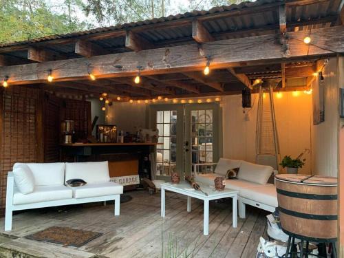 Slidell House | Plenty Parking for Boat ,RV, Trailers w Cars Cozy 2 BDRM COTTAGE