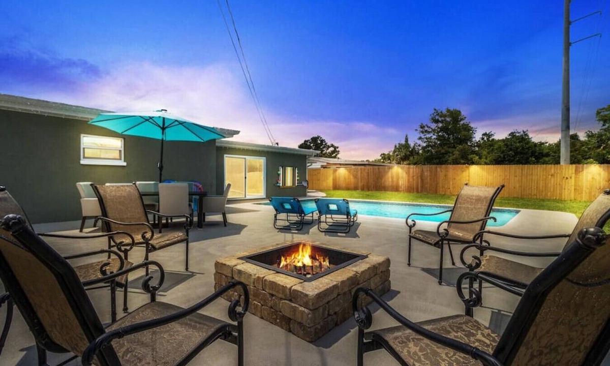 Titusville House | Pool 5BR/3BA Launchpad