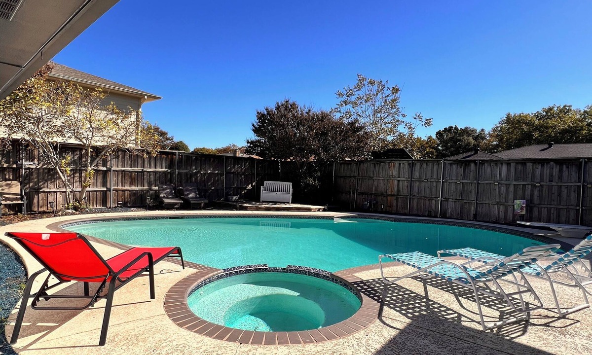 Plano House | Pool, Heated spa, Sports court, BBQ