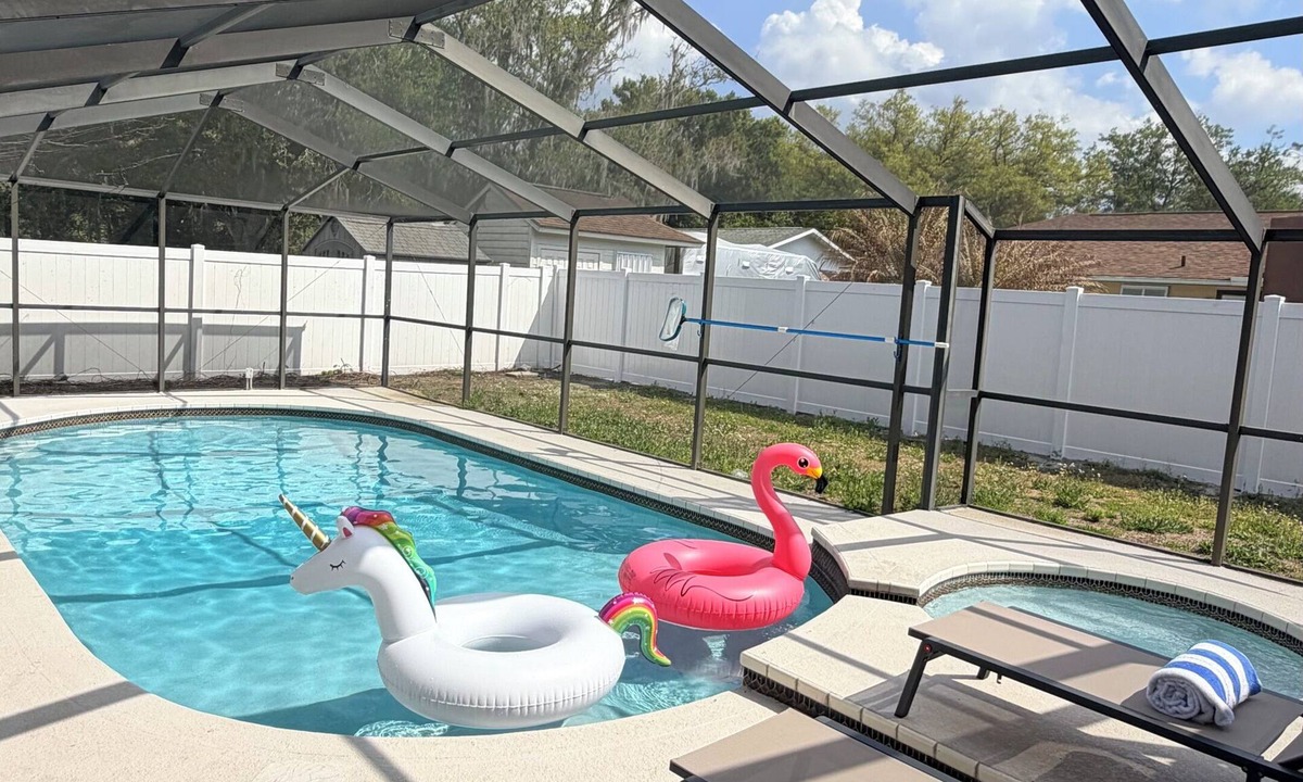 Brandon House | Pool Home Private Pool & Spa Tampa/Brandon
