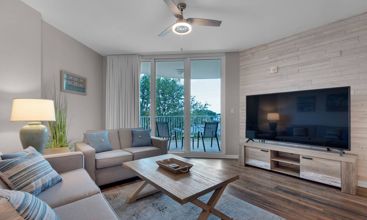 Indian Bayou Condo | Pool Paradise with 75" TV - The Palms of Destin