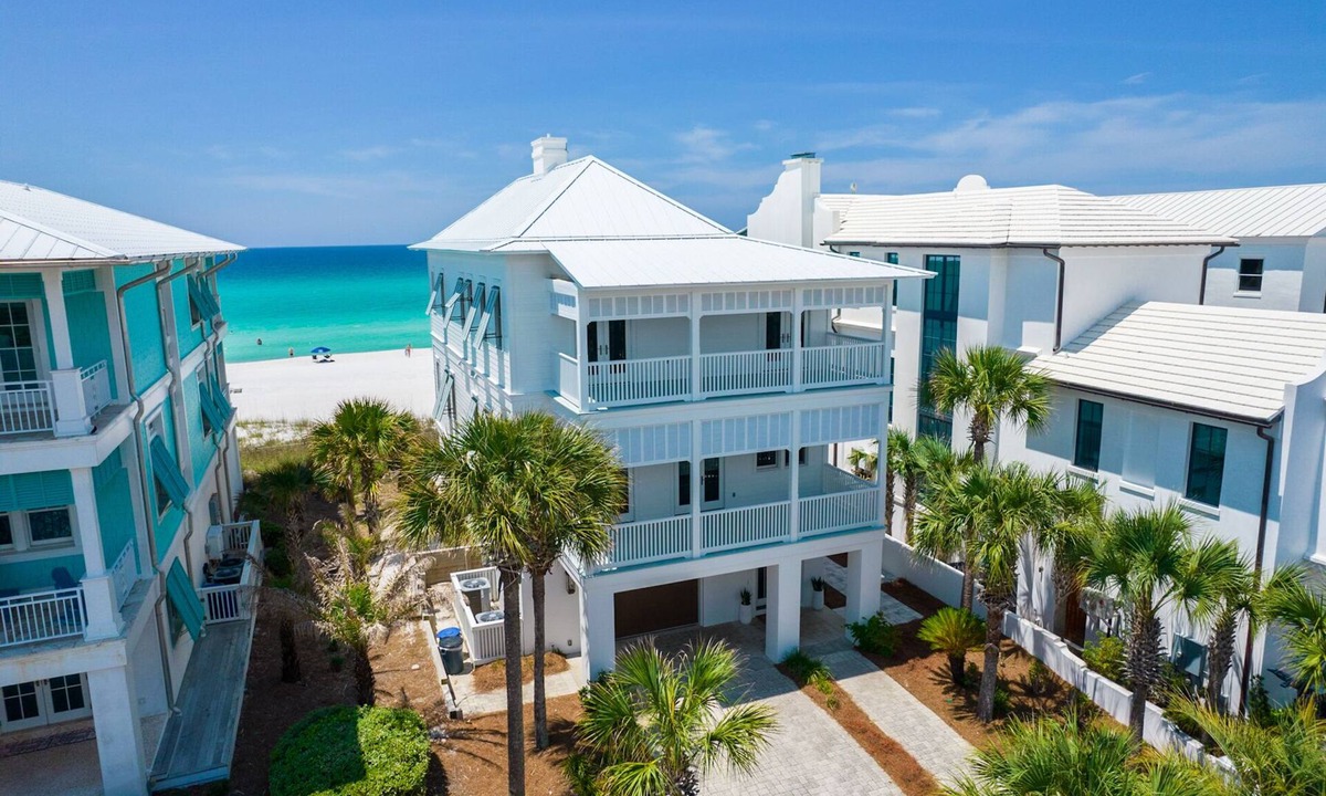Sunnyside House | Premium Gulf Front Home! New Remodel. Now with Beach Service Included!