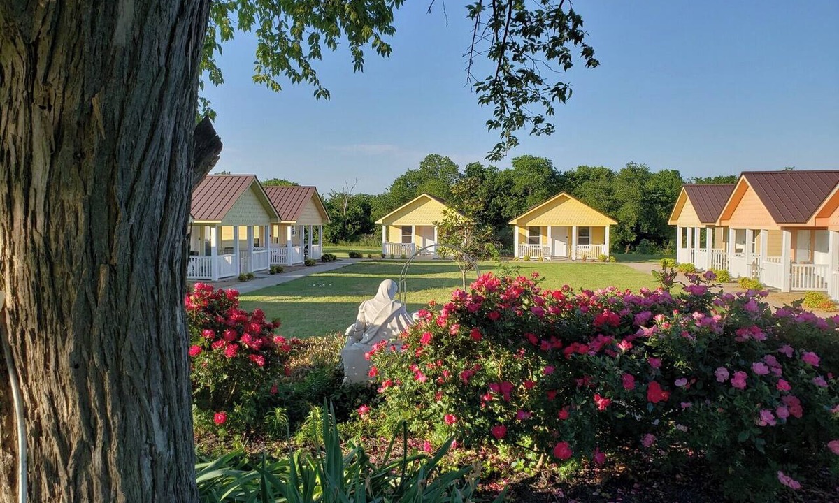Ennis Cottage | Pristine, fragrance free, countryside cottage & Wellness Center on 20 acres.