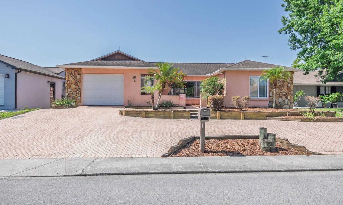 Regency Park House | Private 2-bedroom house in Port Richey with pool