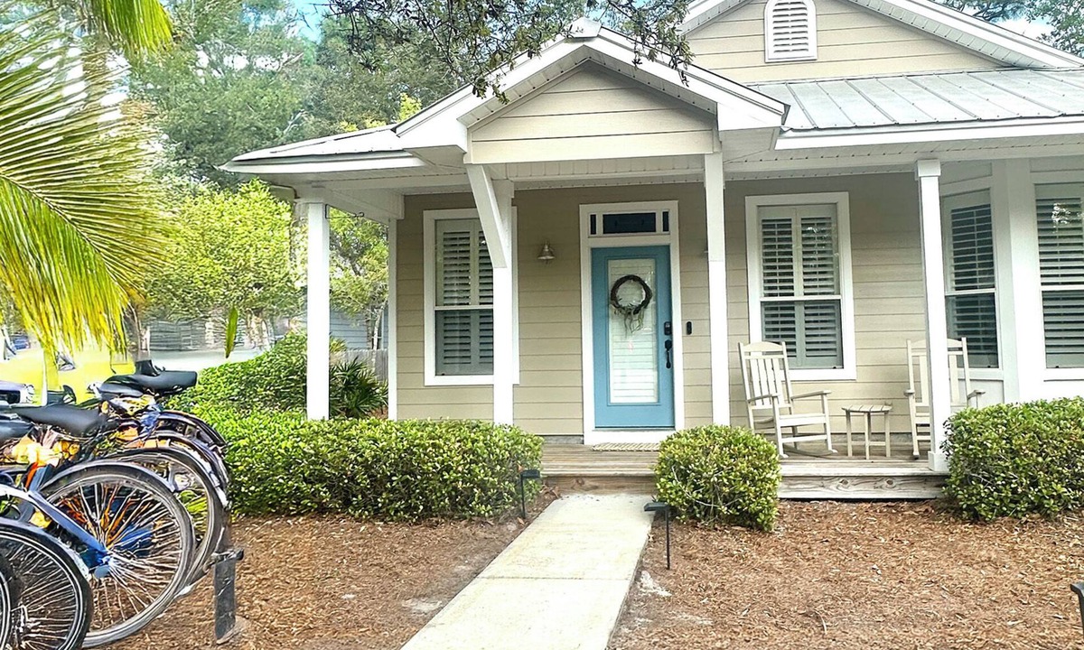 White's Gulfview House | Private Beach Access! Bikes, Yard & Pet-Friendly | Clareon Cottage 30A