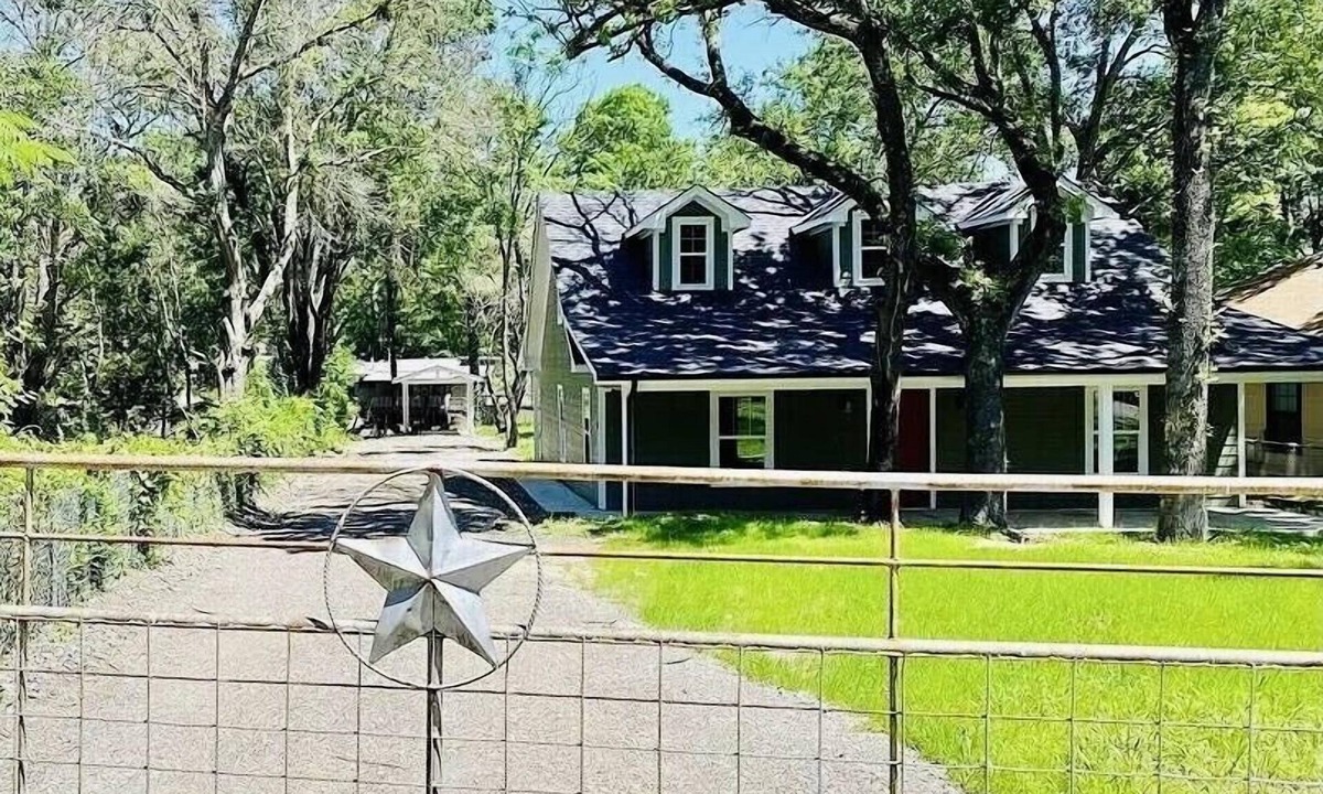 Gun Barrel City House | Private Cedar Creek Lake House - WATERFRONT! QUIET!