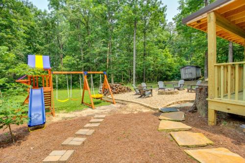 Henagar Apartment | Private Deck & Hot Tub: Gem Near Guntersville Lake