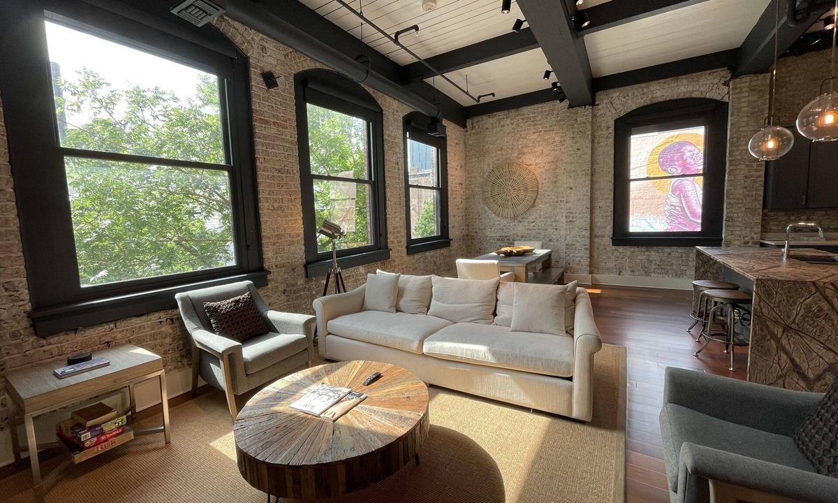 Central Business District Condo | Private Elevator - 2500 SQFT Full Floor - Luxury 3BD/3.5Bath - Grocery/Superdome