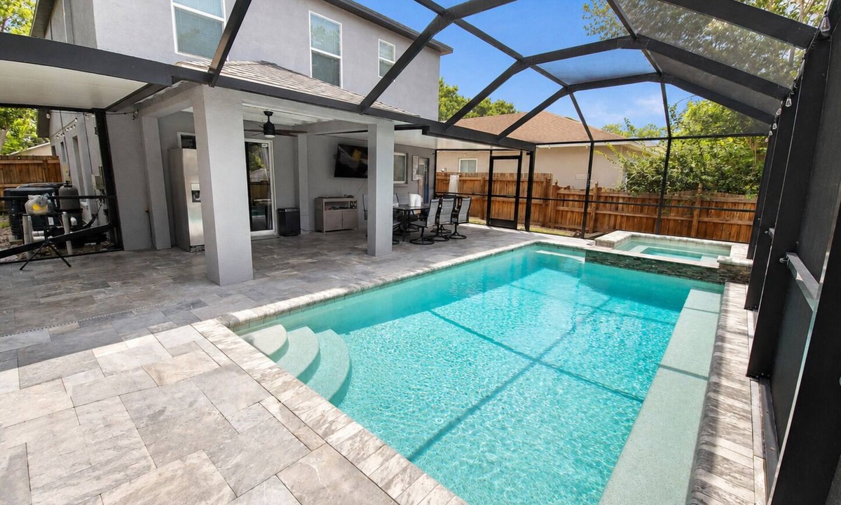Seffner Community Alliance House | Private Heated Pool + Spa Paradise Sleeps 9