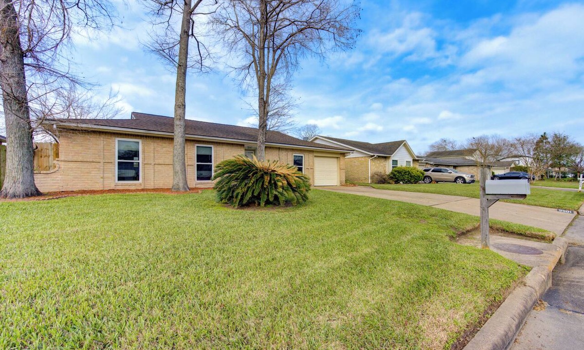 La Porte House | Private Pool Paradise in La Porte. Family & Work Stays Welcome