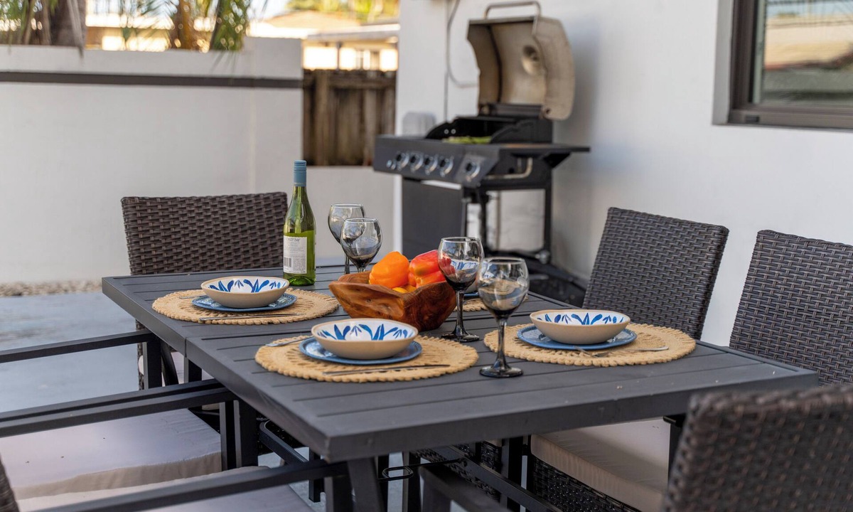 Olympia Heights House | Private Yard & BBQ, Island Kitchen, Fully Renovated Home - Near Miami & MIA