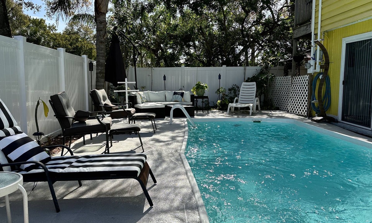 Palm Harbor Apartment | Pvt Pool, Free Kayaks, Steps to Gulf, Fish, Bike Trail +