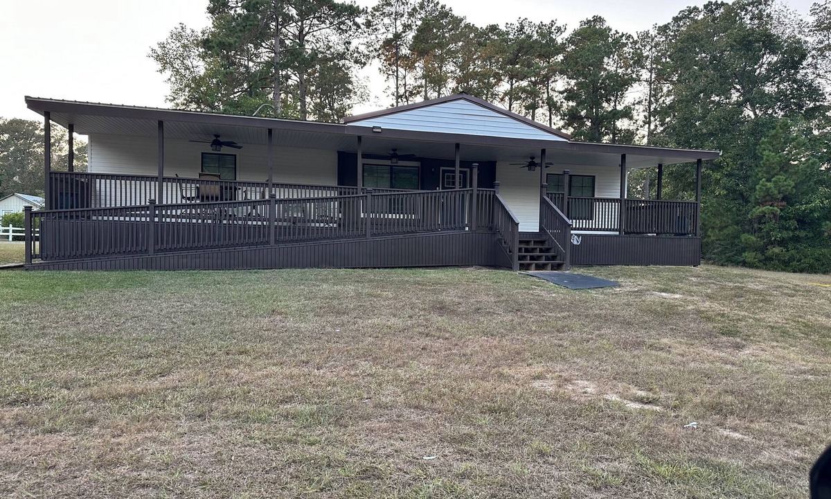 Leesville House | Quaint 3-bedroom house near Anacoco Lake