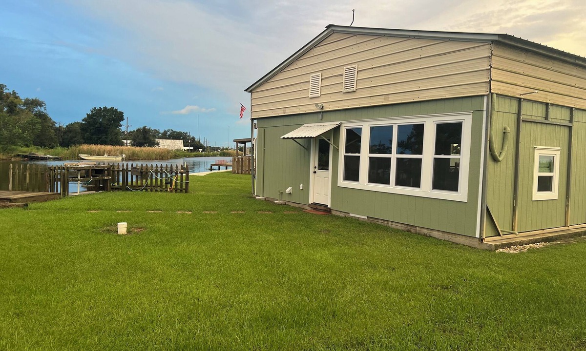 Theriot Apartment | Quaint studio fishing camp on the bayou
