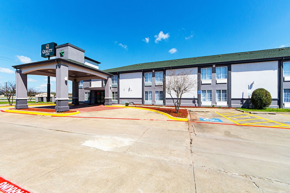Greenville Hotel | Quality Inn Greenville I-30