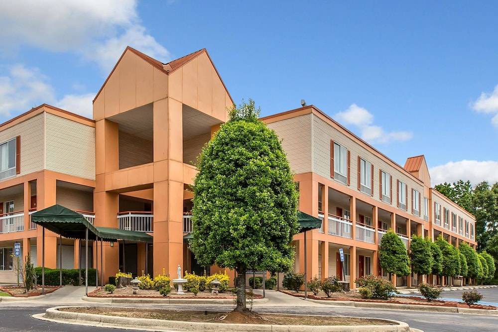 Homewood Hotel | Quality Inn Homewood