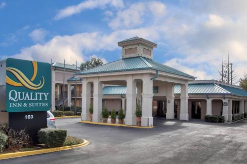Clinton Hotel | Quality Inn & Suites Clinton - Jackson West