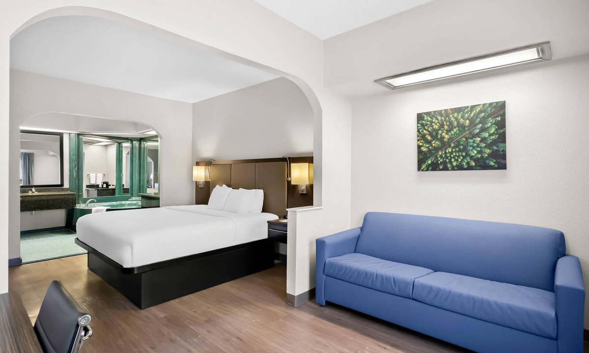 Monticello Hotel | Quality Inn & Suites Monticello