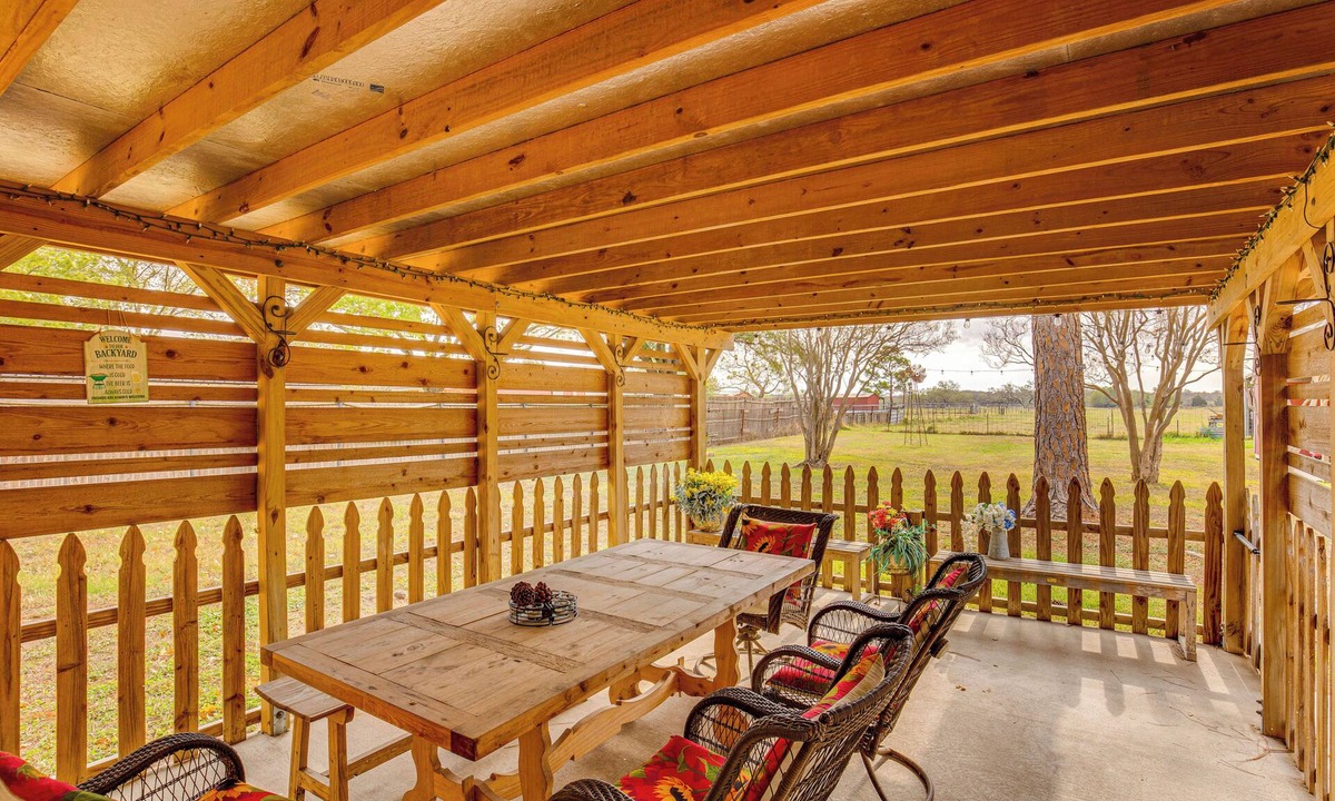 Corsicana House | Quiet Farmhouse Retreat in Corsicana