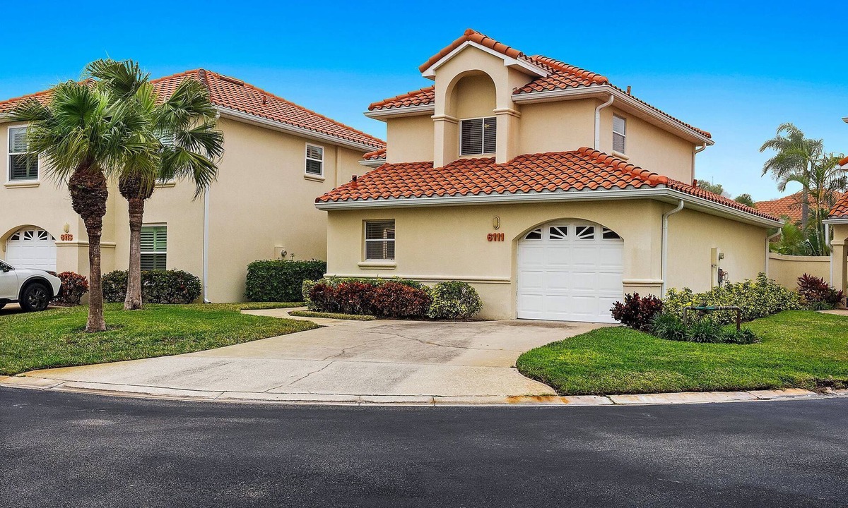 Isla del Sol House | Quiet Private Retreat | Walk to Beaches & Nature
