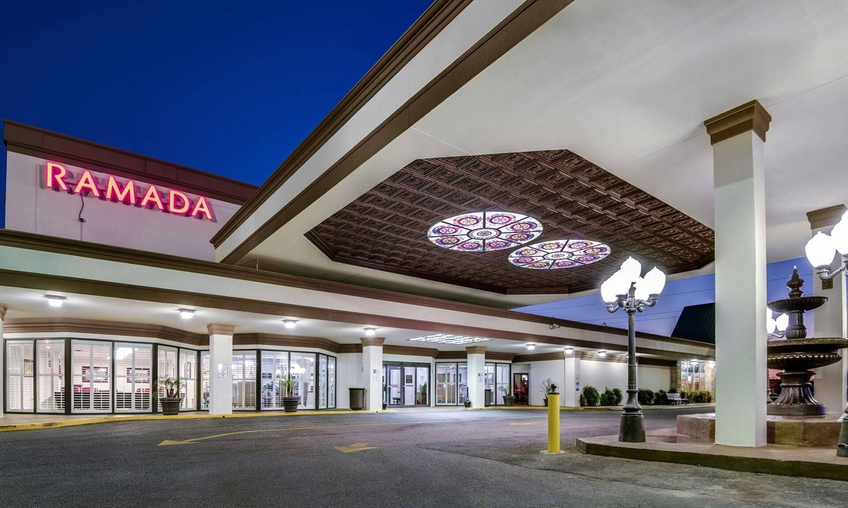 Metairie Hotel | Ramada by Wyndham Metairie New Orleans Airport