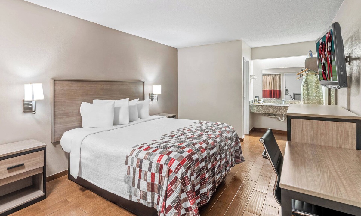Greater Belhaven Hotel | Red Roof Inn Jackson Downtown - Fairgrounds