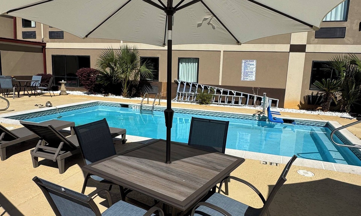Kreole Hotel | Red Roof Inn Moss Point