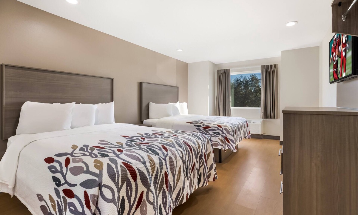 Sulphur Hotel | Red Roof Inn Sulphur