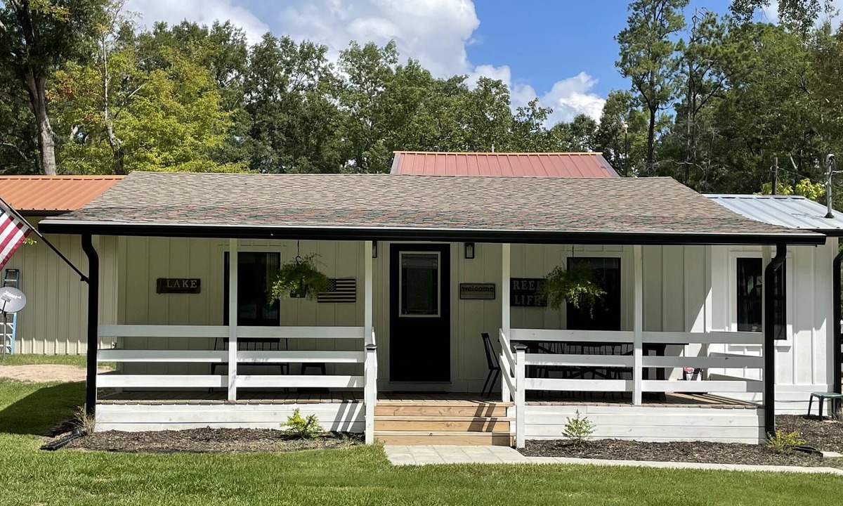 Broaddus House | Reel Life Lakehouse - Boat Ramp in Neighborhood