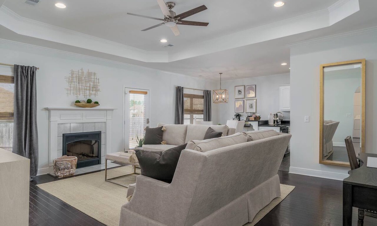 Northport House | Relax at Haute Hideaway! | Minutes from UofA