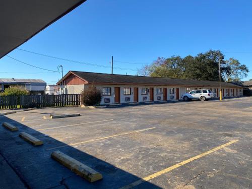 Sunshine Hotel | Relax Inn-Plaquemine