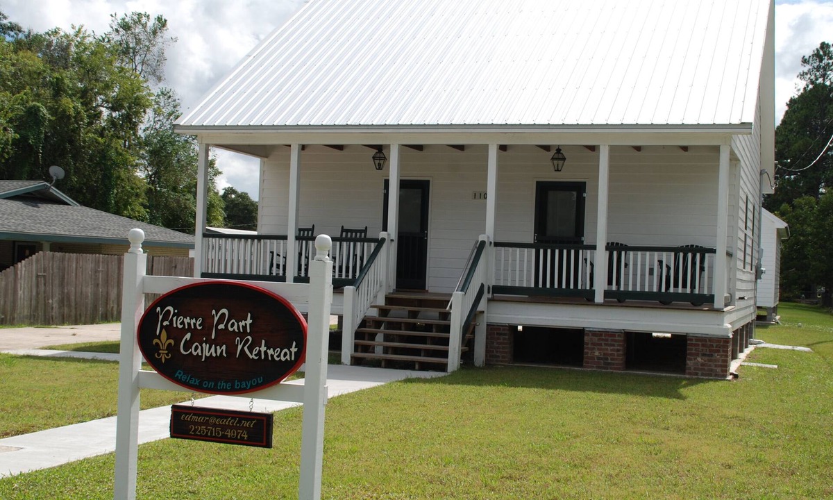 Pierre Part Cabin | Relax on the Bayou in our 'Big Cajun' Cabin