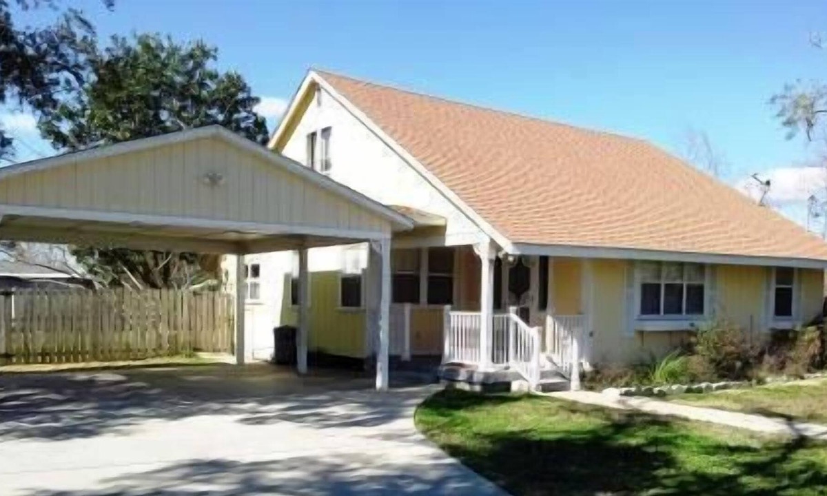 Waveland House | Relax Waveland Style, Swimming Pool, near beaches