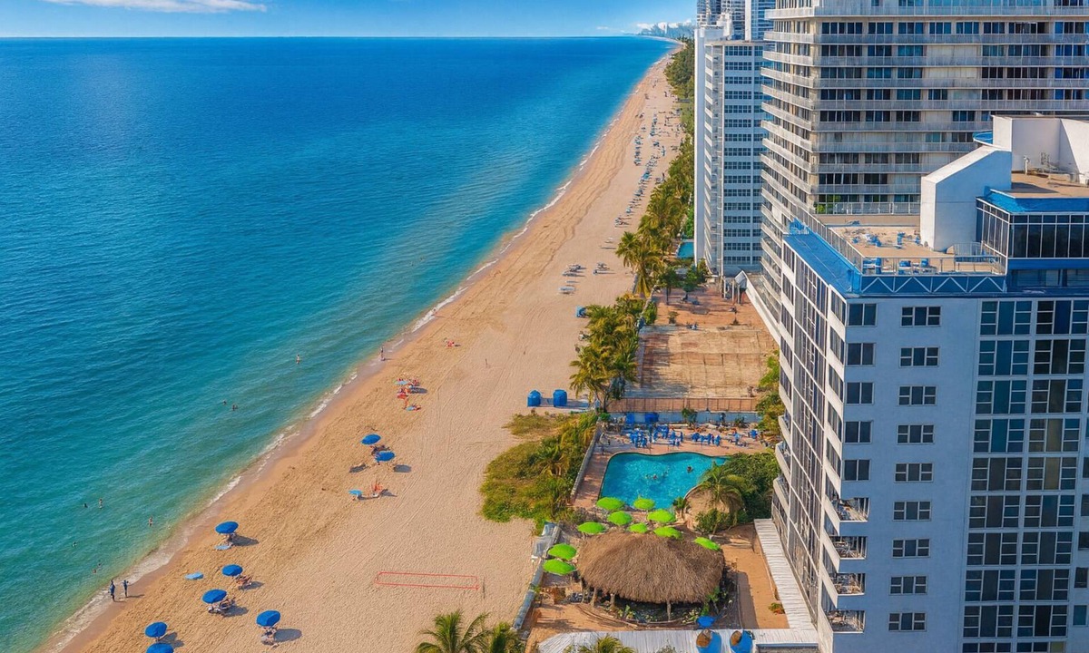 Galt Mile Condo | Relaxing Beach Escape Tiki Bar & Pool Right on the Beach