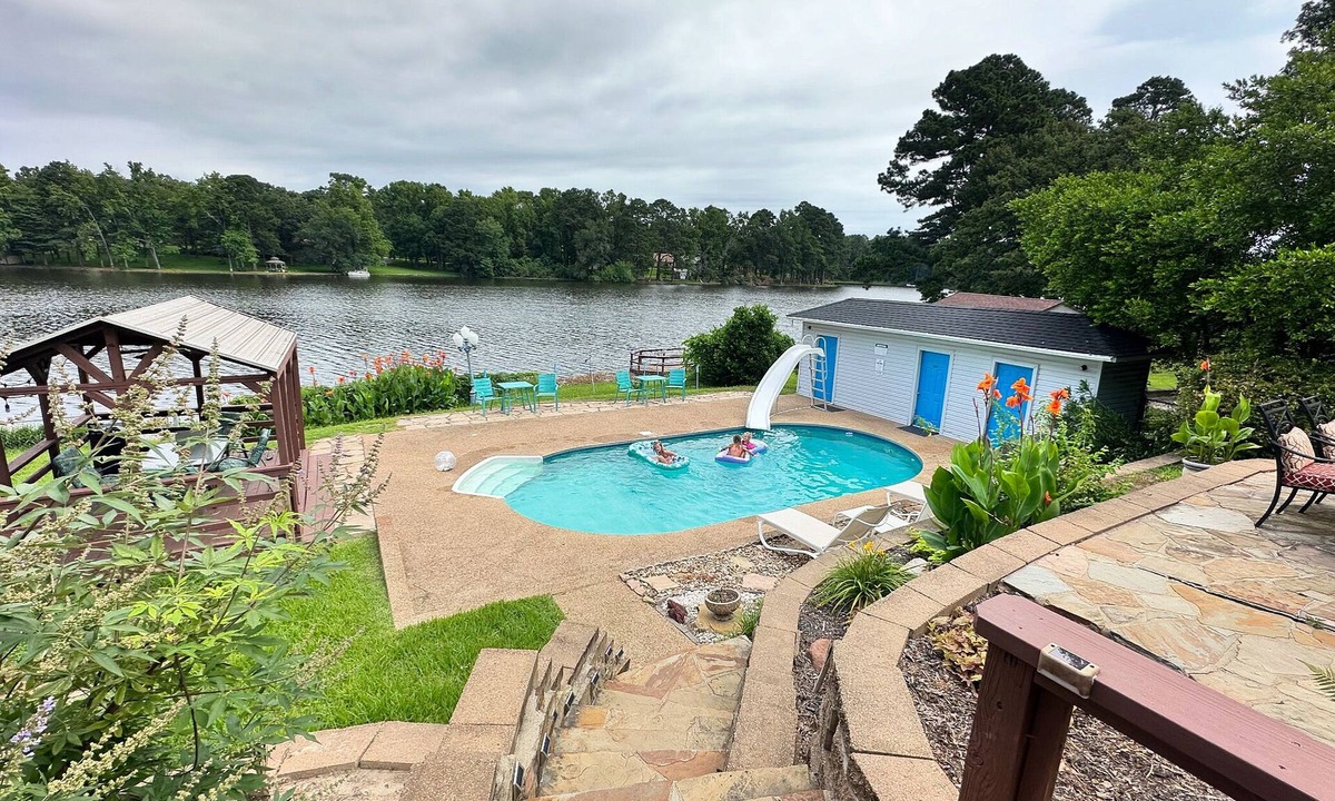 Mineola House | Relaxing Lake View Retreat in Mineola , TX