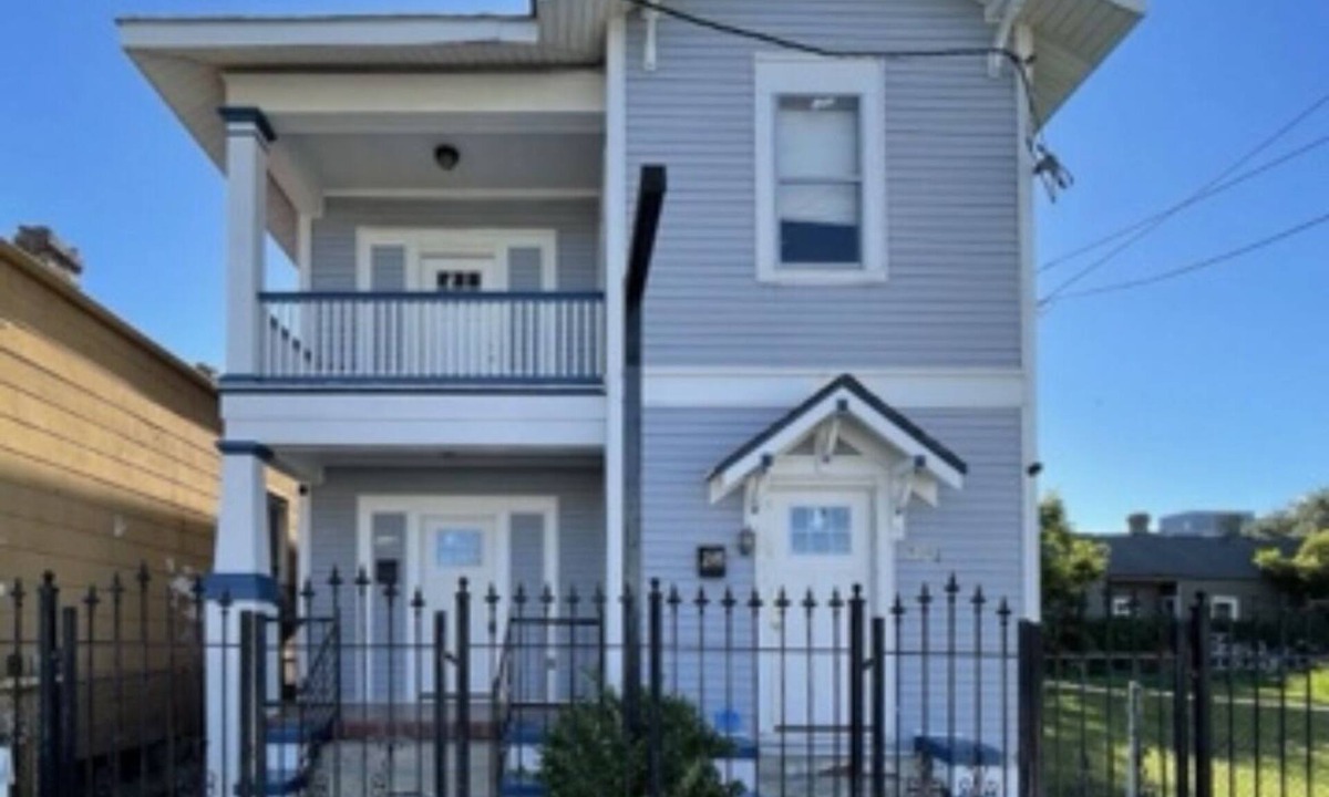 Tulane - Gravier House | Remodeled historical 4 bedroom 7 min away from the French Quarter.