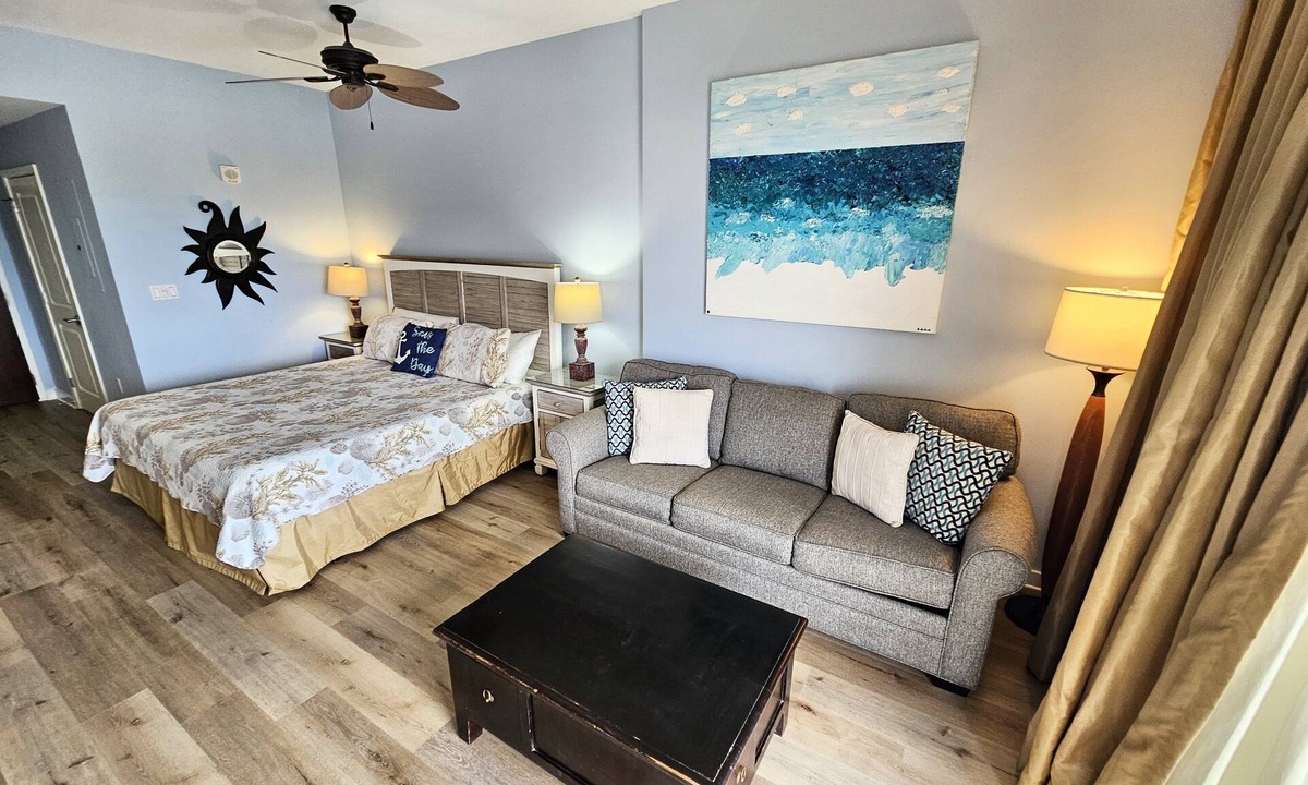 Sandestin Condo | Remodeled. Luau 6705 in Sandestin.Tram, wifi, larger Studio with balcony