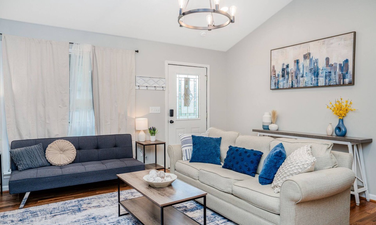 Siluria House | Renovated Family Home, Fenced Yard- 2King Beds-bunk room