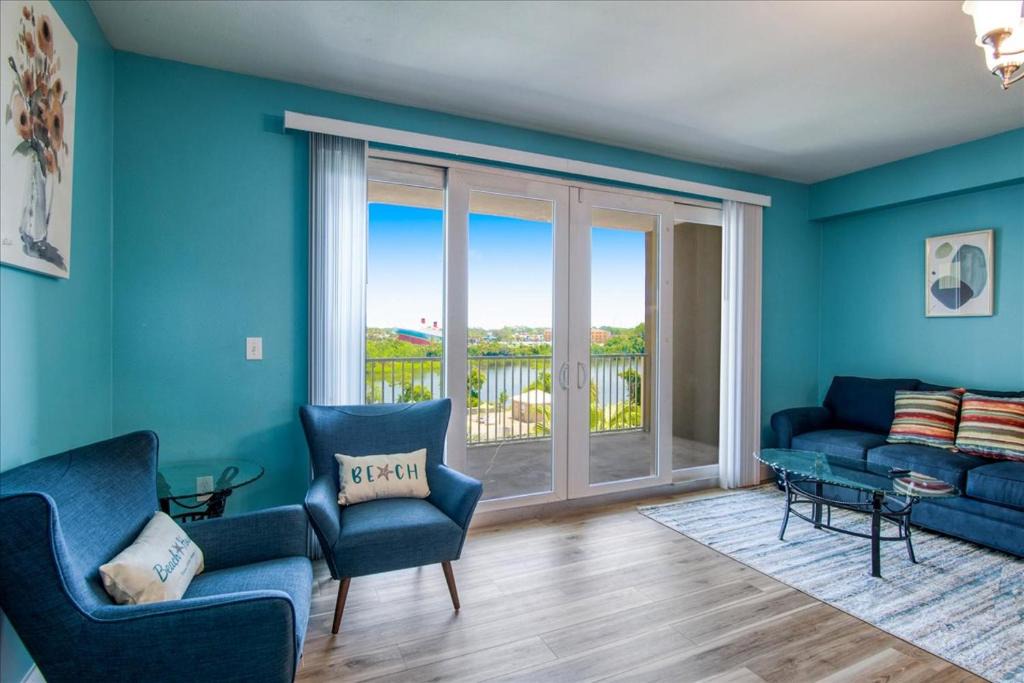 Panama City Beach Apartment | Resort Condo + Wi-Fi + 5 Pools + Gym + Jacuzzi