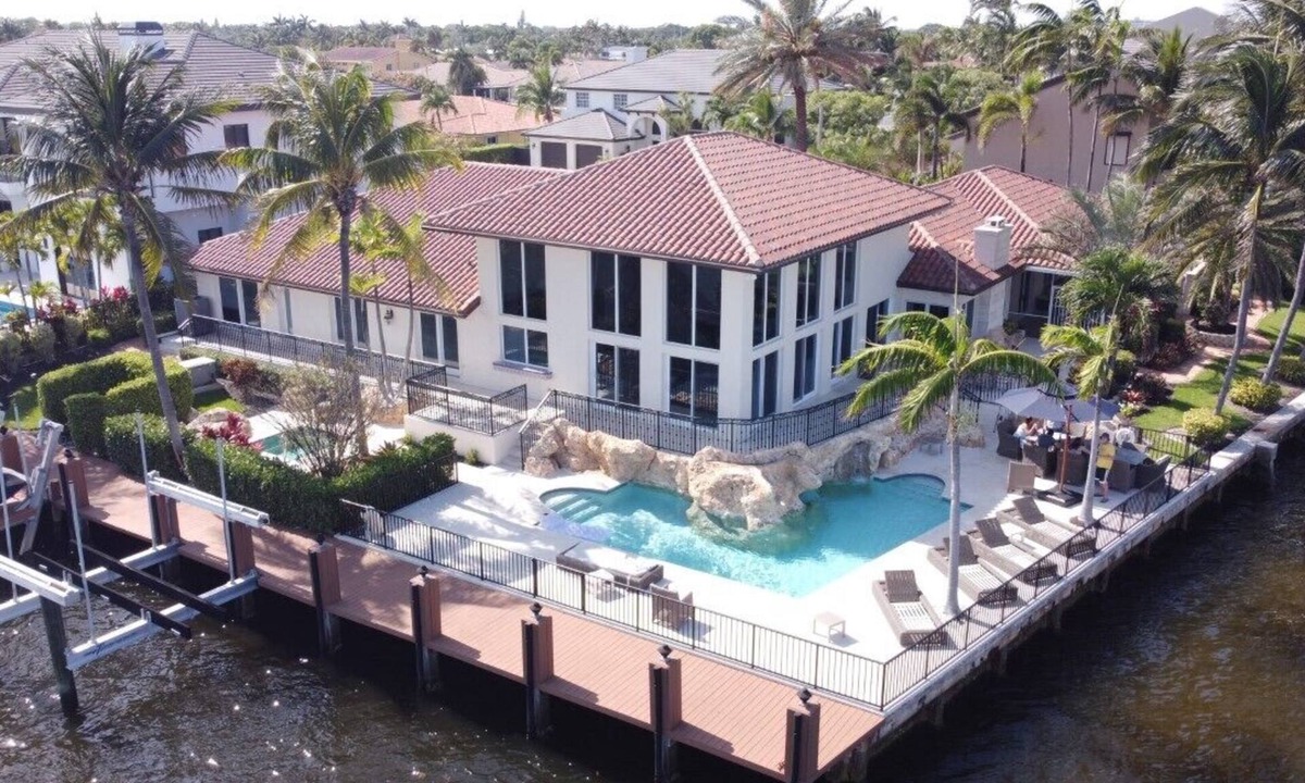 The Cove House | Resort style waterfront home on the intracoastal waterway!