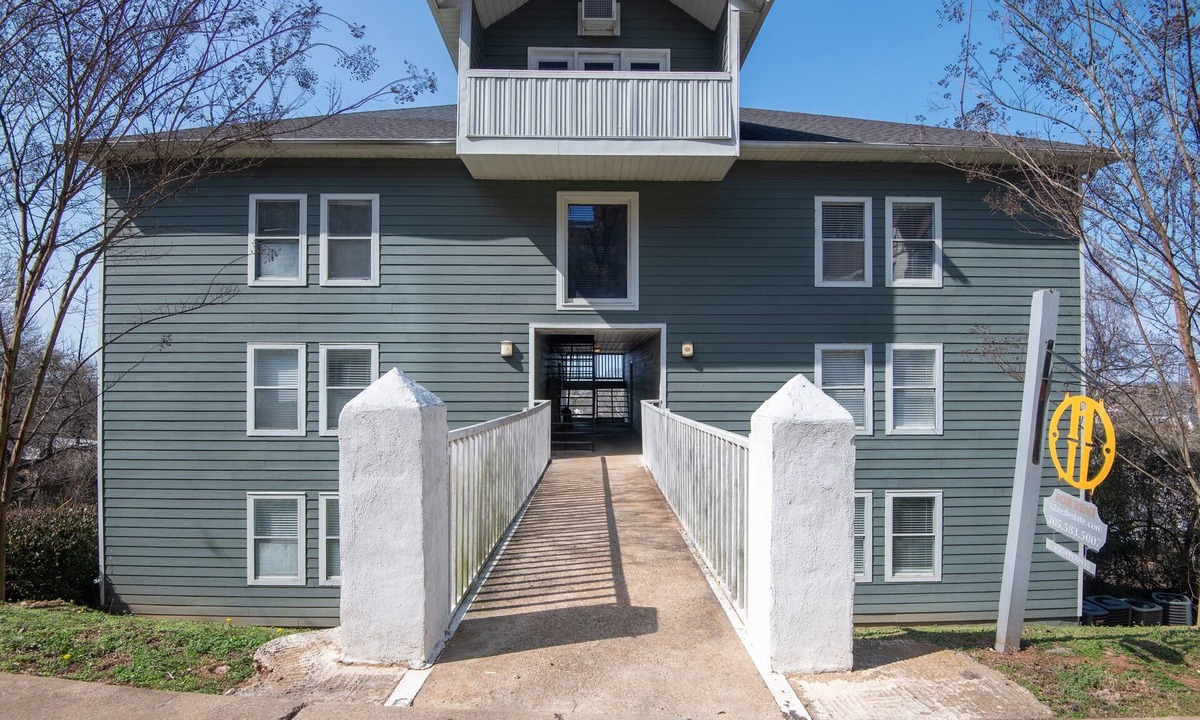 Five Points South Condo | Ridge Retreats- Groups/King Beds/Parking/3 Units