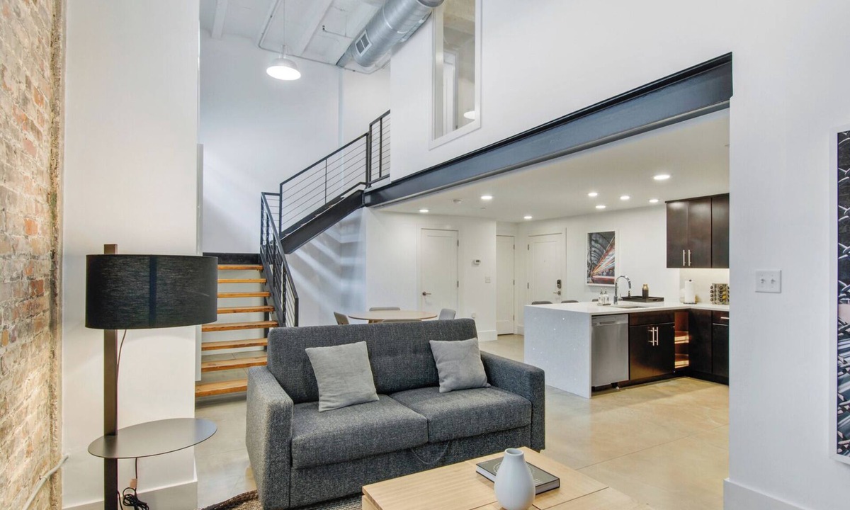 Central Business District Apartment | Roami at Motorworks