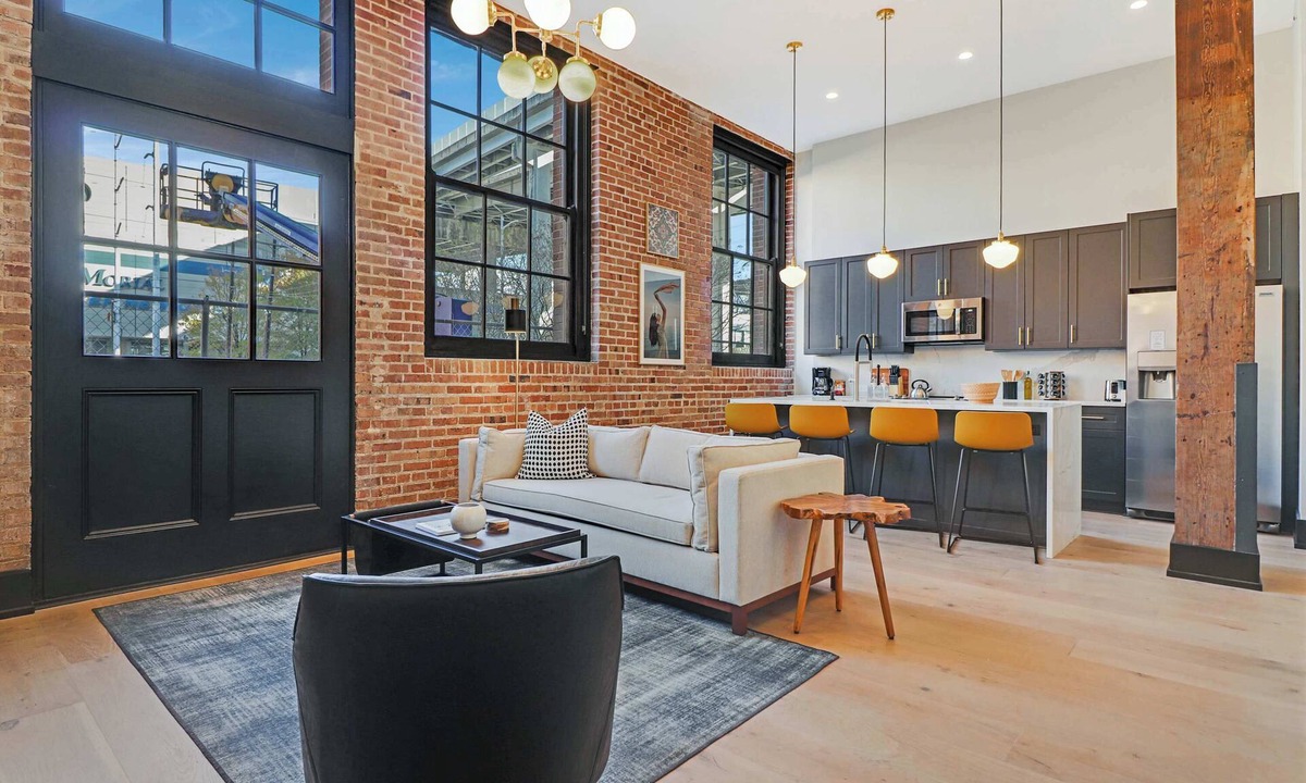 Arts/Warehouse District House | Roami at The Lola | Group Friendly | 6 Bed Combo