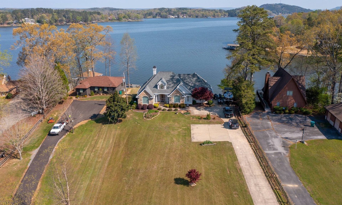 Centre House | Rocky's Lake House, Exotic Home, Lake Front, deep water