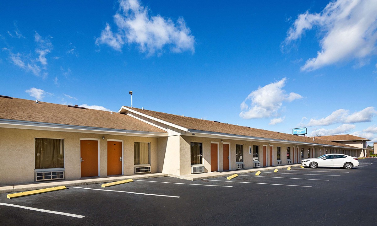 Lake City Hotel | Rodeway Inn Lake City I-75