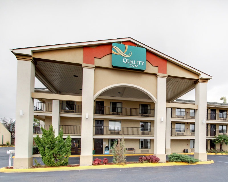 Tougaloo Hotel | Rodeway Inn North Ridgeland