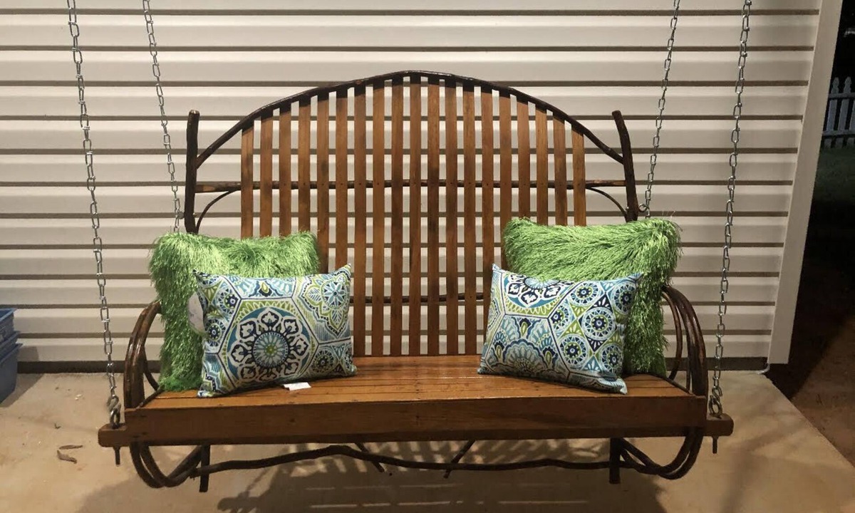Gulfport Cottage | Romantic Beach Getaway/Walk to the Beach