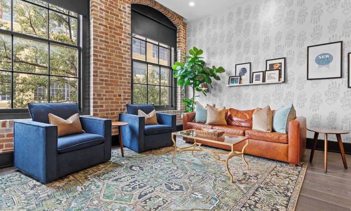 Central Business District Hotel | Rooftop Heated Pool Gym Gameroom Downtown Hotel